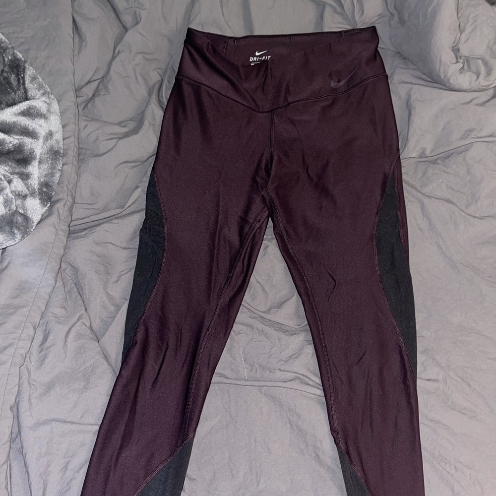 Maroon dri fit leggings